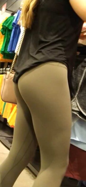Beautiful Blonde Ass In Candid Leggings