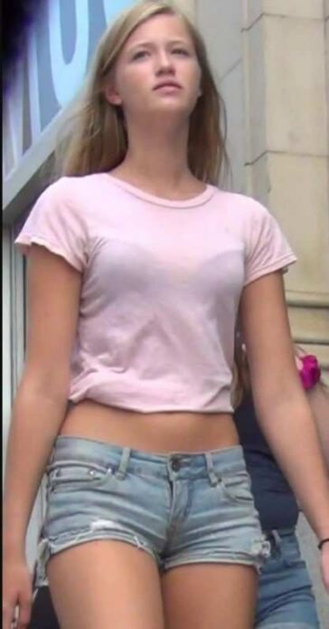 Three Sexy Girls In Shorts Candid Asses