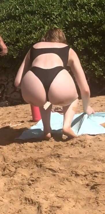 Candid Thong Girl Bubble Ass