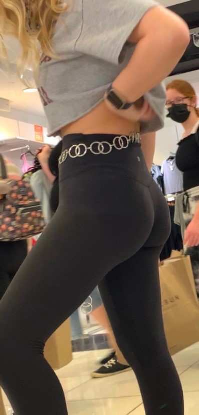 Lulu Leggings Blonde Candid Ass