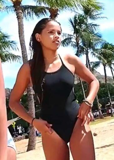 Two Latina Teens Sexy Candid Asses