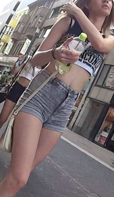 Young Sexy Teen Candid Shorts