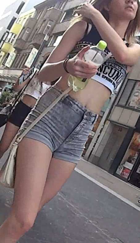 Young Sexy Teen Candid Shorts
