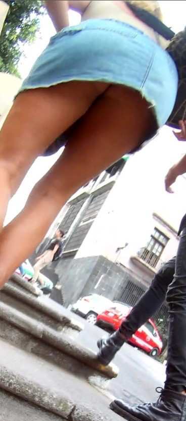 Braless Girl Candid Upskirt