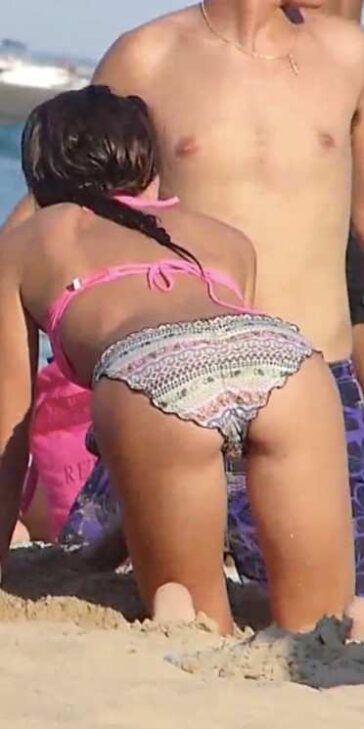 Hot Teens Beach Candid