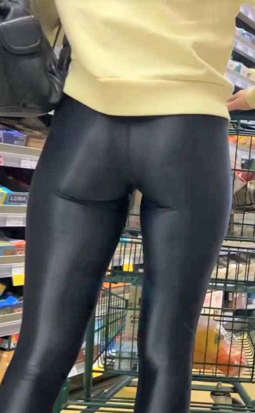 Shiny Leggings Fit Girl Shopping