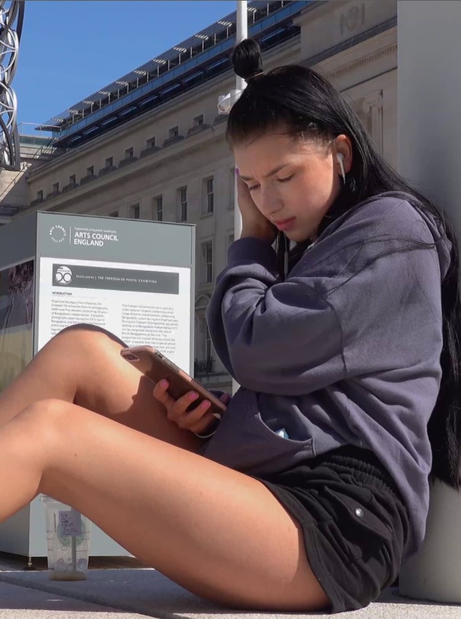 Young Candid Teen Beautiful Legs Busted