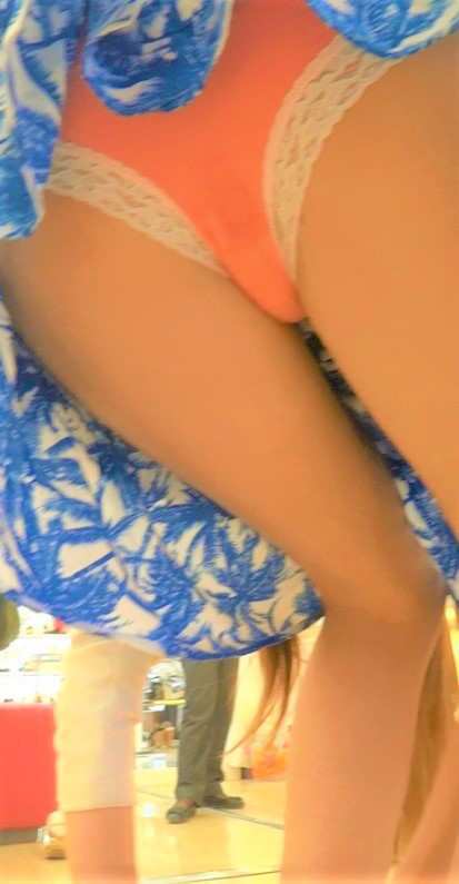 Asian Girl Bending Over Candid Upskirt