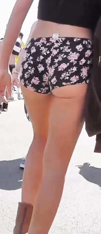 Candid Rave Teen In Spandex Shorts