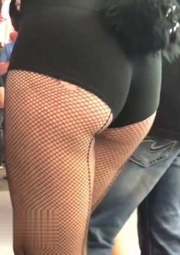 Hot Girl Shaking Her Ass In Spandex Shorts