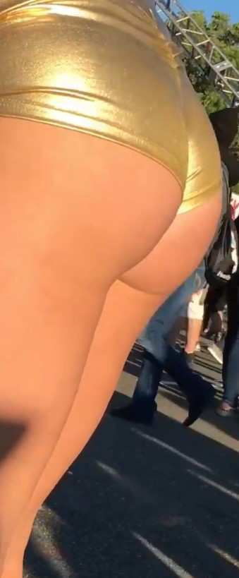 Huge Boobs Rave Girl In Gold Shorts