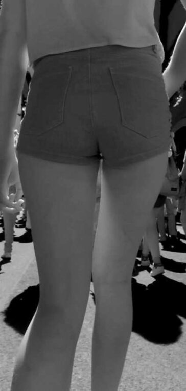 JB Teen In Shorts X Ray