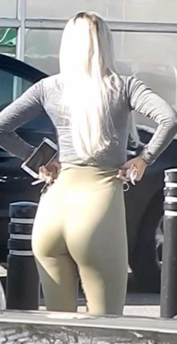 Paparazzi Style Creepshot Ass