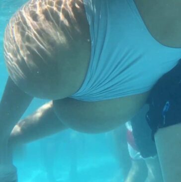 Underwater Candid With Hot GF In Pool Party