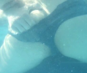 Horny Couple Underwater Candid