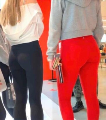 Sexy Candid Teens Shopping In Lulus