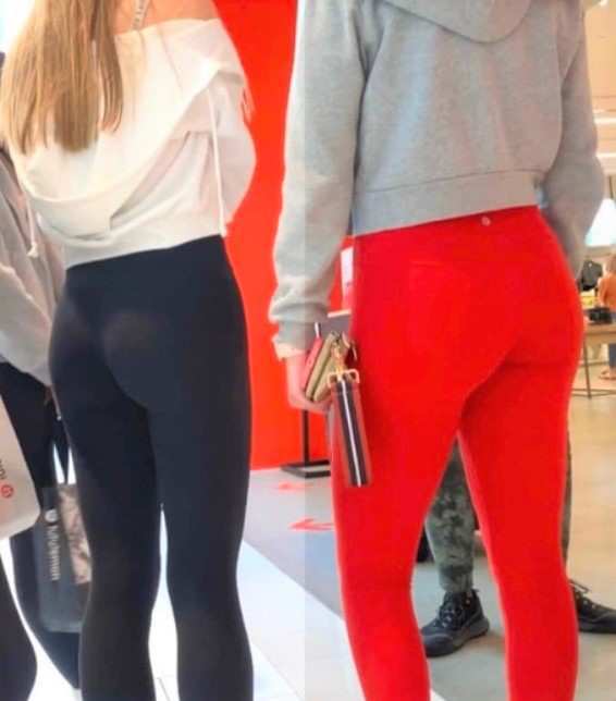 Sexy Candid Teens Shopping In Lulus