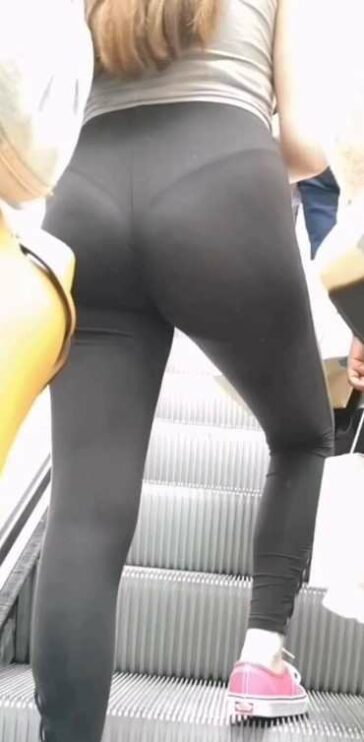 VTL Candid Teen In Black Tights