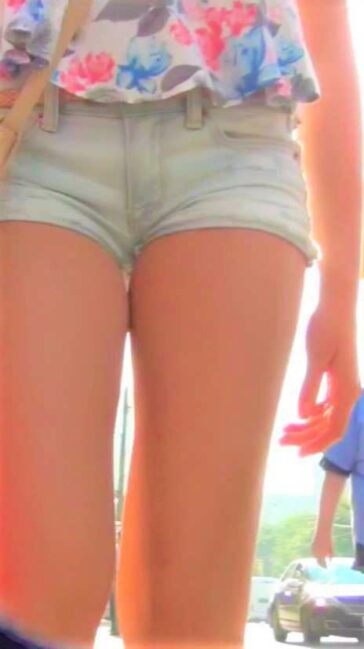 Young Teen In Shorts Close Up Ass