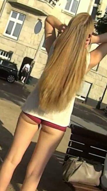 She Forgot To Wear Her Pants In Public