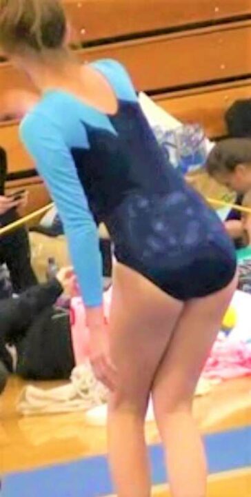 Yummy Ass Teen Gymnasthic Show