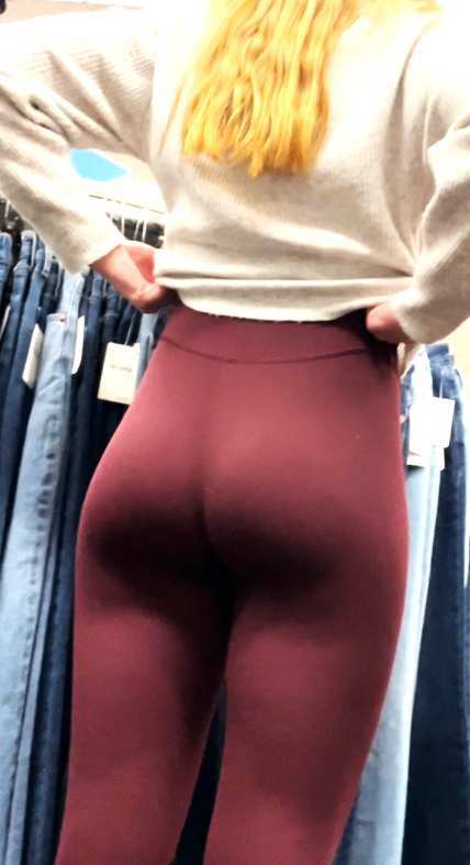 Amazing Daughter Ass Candid Teen