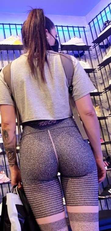 Chasing a Sexy GF Ass In Leggings