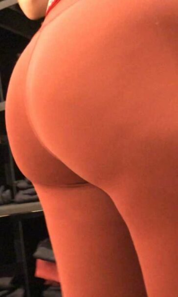 Bubble Butt Hottie In Red Leggings