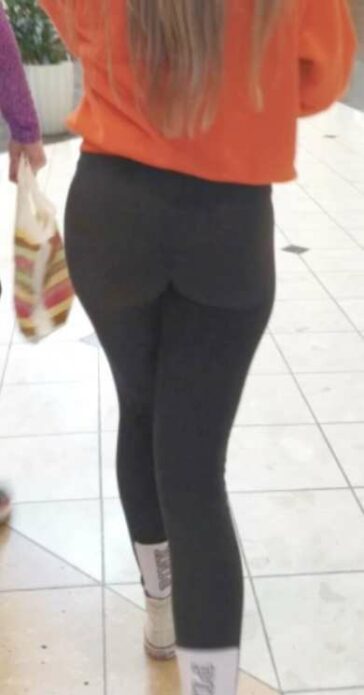 Hot Daughter Ass In Black Leggings