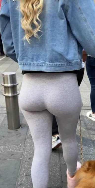 Fit Body Blonde In Grey Leggings