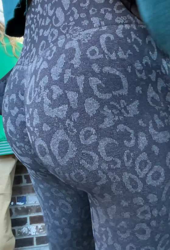 You Can Smell Her Ass