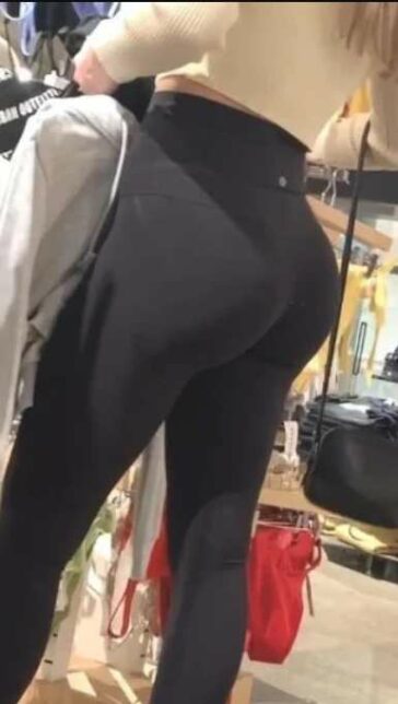 Fantastic Lulu Leggings Girl Ass