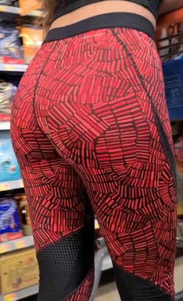 Fit Girl In Tight Leggings Creepshot Ass