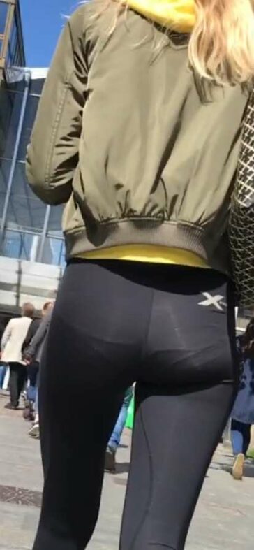 Blonde Teen In Leggings VPL