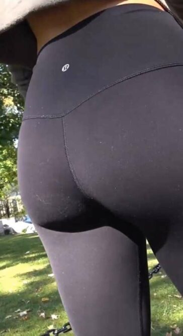 Fantastic Teen Ass In Lulu Leggings VTL
