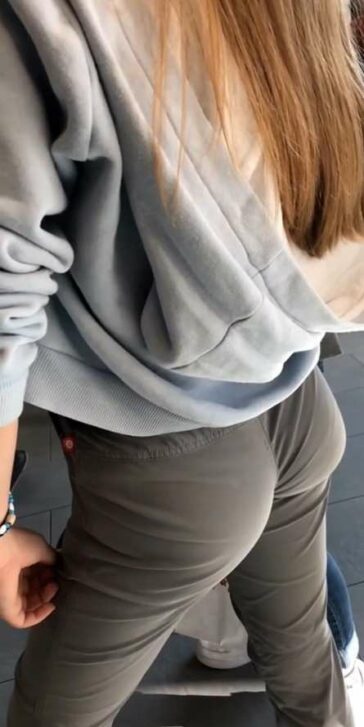 JB Teen In Grey Pants With Epic Ass