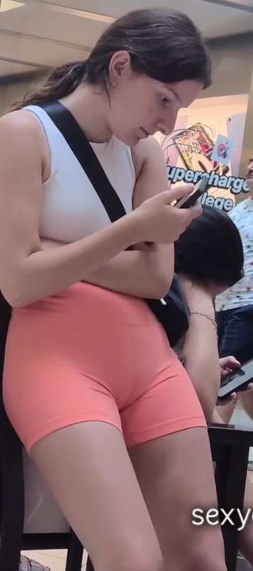 Organge Biker Shorts Girl Cameltoe