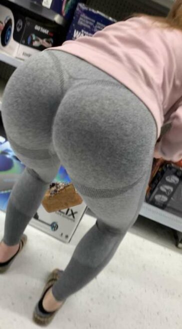 Round Ass Hottie In Leggings Bending Over