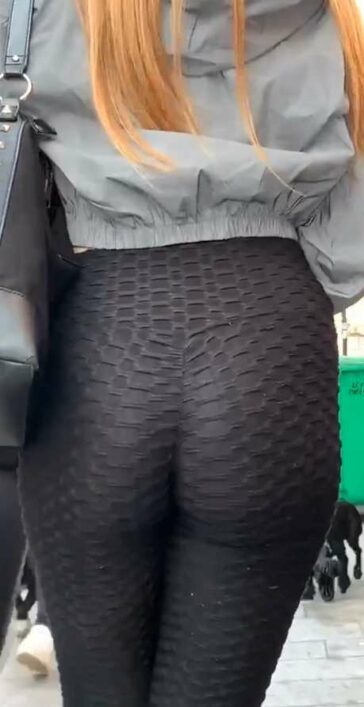 UK Blonde In Leggings Giggling Ass