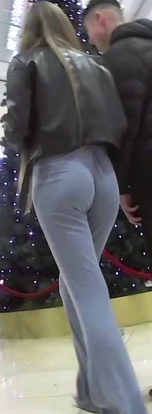 Sexy GF Ass In Blue Leggings