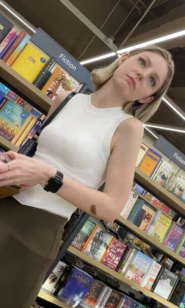 Small Talk With Beautiful Teen In Leggings