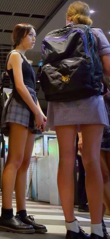 Upskirting Two Beautiful Young Babes