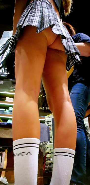 Sexy Schoolgirl Candid Upskirt