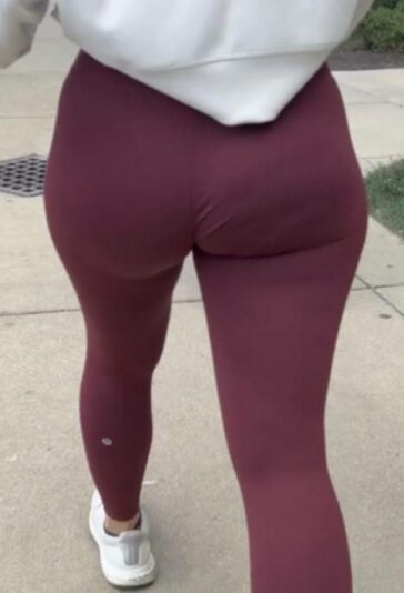 Chasing a Sexy Candid Girl Ass