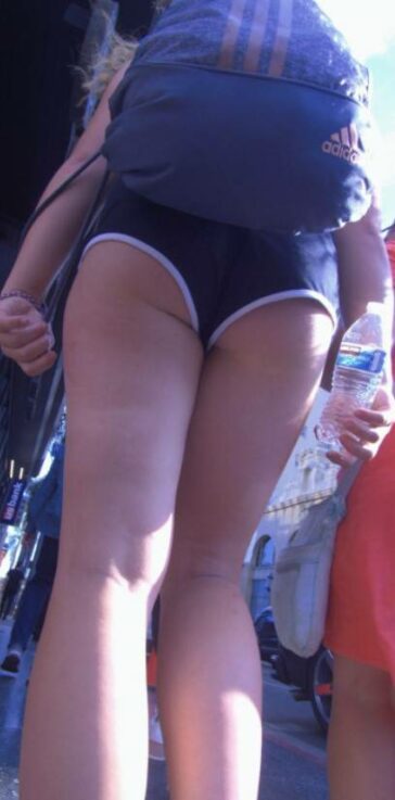 Long Legs Young Teen Candid Ass