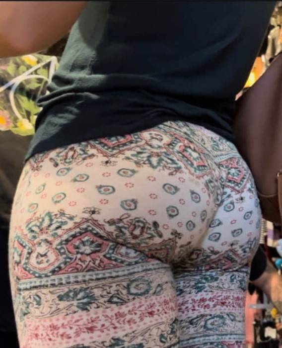 Shopping Girl In Leggings Filmed With Hidden Cam