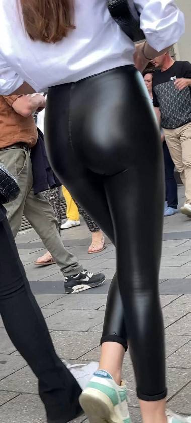 Wet Looking Leggings Candid Teen Part2