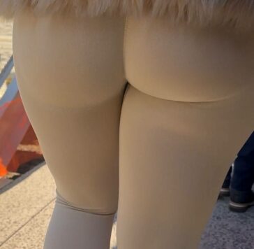 Perfect Ass On This Sexy Candid Girl