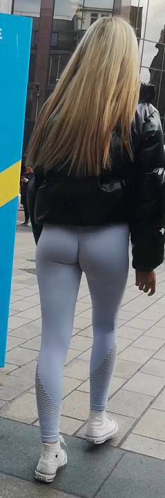 Petite Teen Candid Ass In Blue Leggings