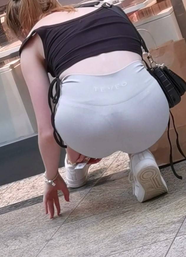 Fit Girl In TEVEO Leggings VTL